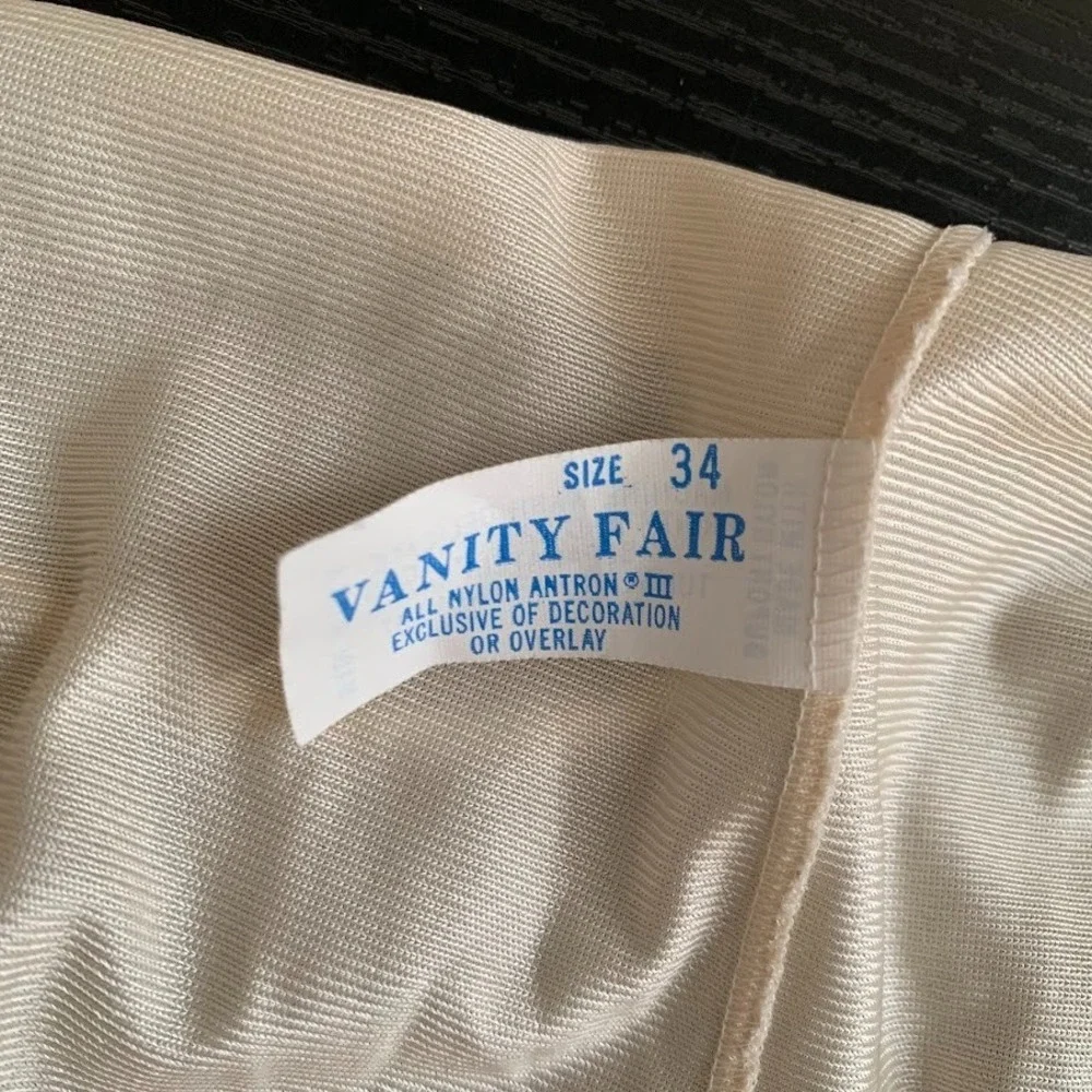 Vintage 70s Vanity Fair Satin Camisole Ship‎ Top Embroidered Women's 34